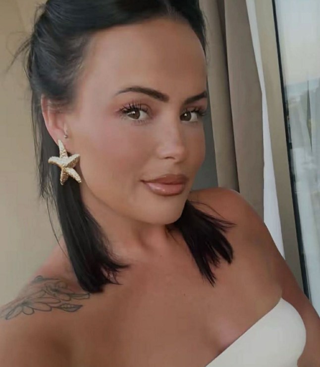 PIC FROM Kennedy News and Media (PIC SHOWS: HOLLIE SMITH, 31, ON HOLIDAY BEFORE REALISING A TAMPON WAS LODGED INSIDE HER FOR SIX WEEKS) A mum was horrified to discover that agonising pain during sex was due to toxic shock syndrome - because she'd lost a tampon inside her for SIX WEEKS. Hollie Smith, who lives in Colchester, Essex, noticed she had a brown discharge while on a family holiday in Turkey in August 2025 and when she returned home began experiencing pain during sex. The discomfort became so agonising that the 31-year-old was unable to be intimate with her partner, prompting her to visit the doctors for a check-up. DISCLAIMER: While Kennedy News and Media uses its best endeavours to establish the copyright and authenticity of all pictures supplied, it accepts no liability for any damage, loss or legal action caused by the use of images supplied and the publication of images is solely at your discretion. SEE KENNEDY NEWS COPY - 0161 697 4266